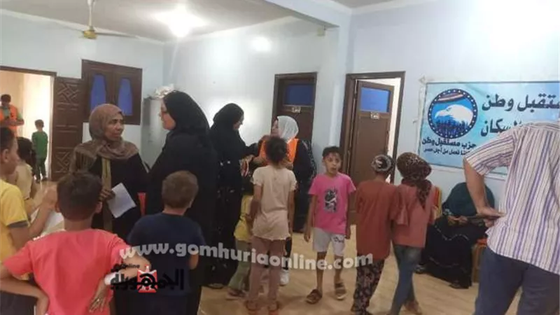 الكشف علي ٣٨٠ حالة في قافلة طبية 