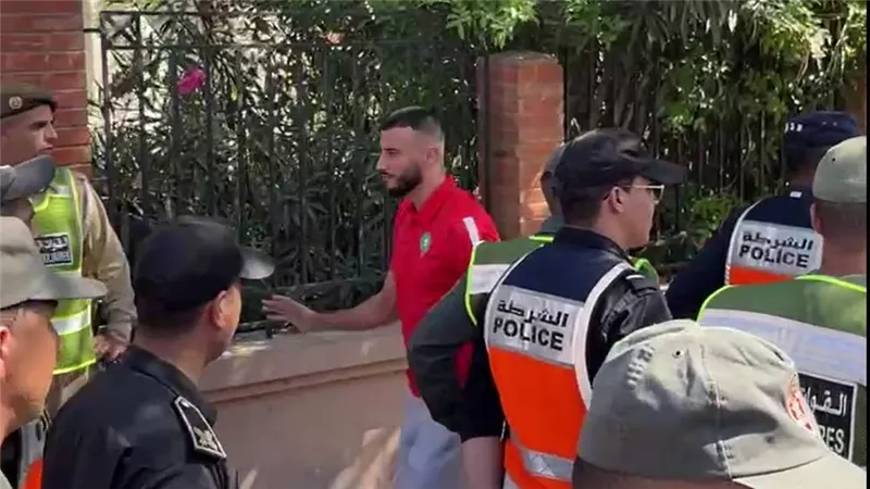 فيديو .. شاهد لاعبو المنتخب المغربي يتبرعون بالدم لمصابي الزلزال
