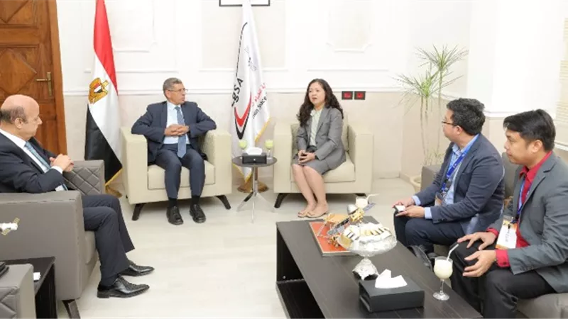 تفاصيل اجتماع رئيس وكالة الفضاء مع قيادات وكالة الفضاء الفلبينية