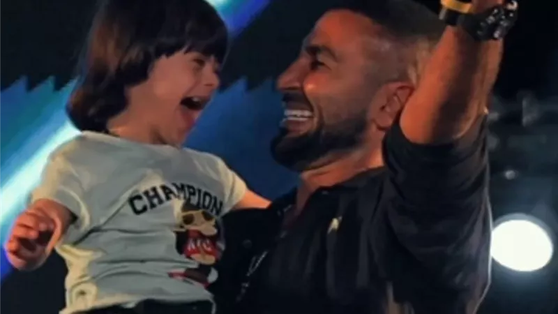 احمد سعد يخطف الانظار برفقة طفلا من ذوي الهمم.. فيديو