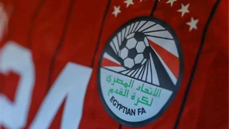 المنتخب بالقميص الأحمر فى ودية تونس