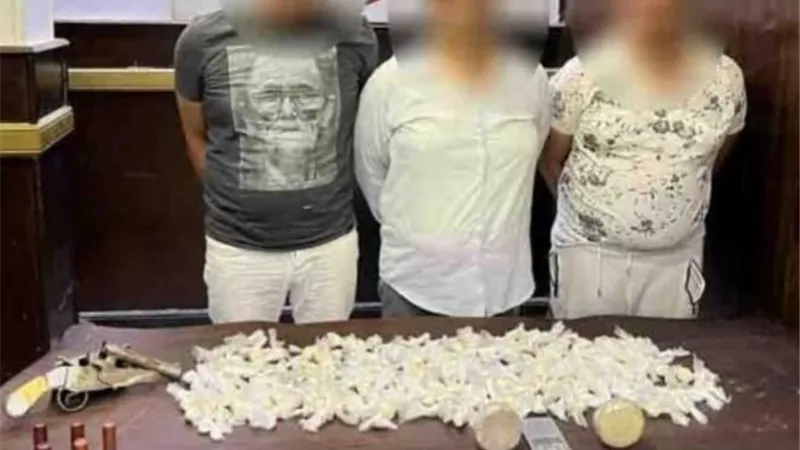 ضبط 3 عاطلين بـ سلاح ومخدرات في القاهرة