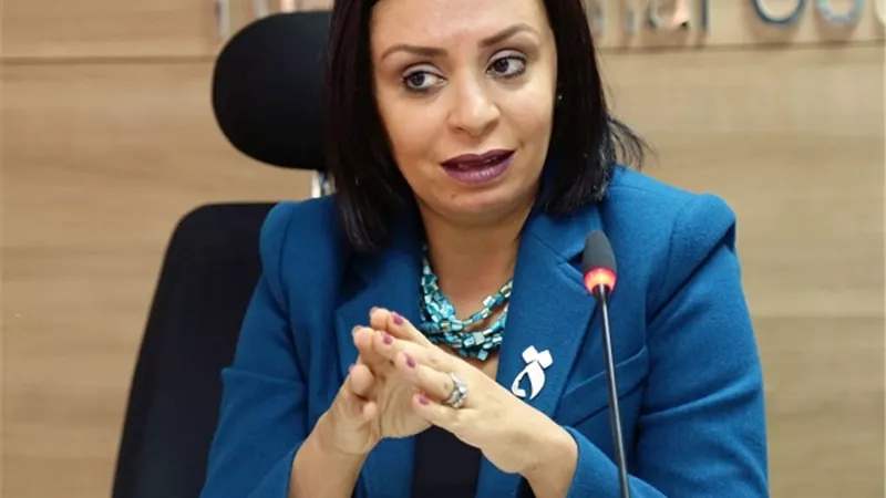 قومي المرأة يهنئ الفنانة لينا العرابي لفوزها بجائزة الموهبة الريادية