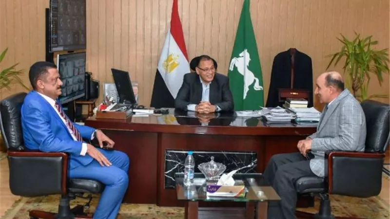 محافظ الشرقية يلتقي مدير عام الإصلاح الزراعي الجديد