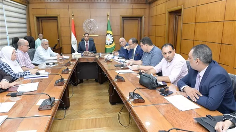 اجتماع لاقامة مشروعات استثمارية بمراكز الدقهلية