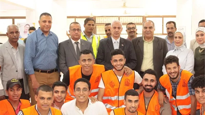 طلاب جامعة أسيوط الجدد يبدأون الكشف الطبي وفق جدول زمني محدد