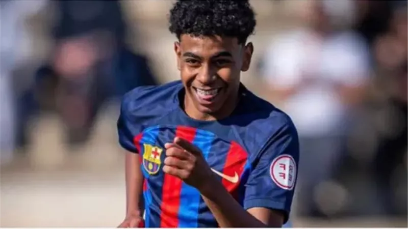 برشلونة تحصن يامين يامال بعقد حتى 2030