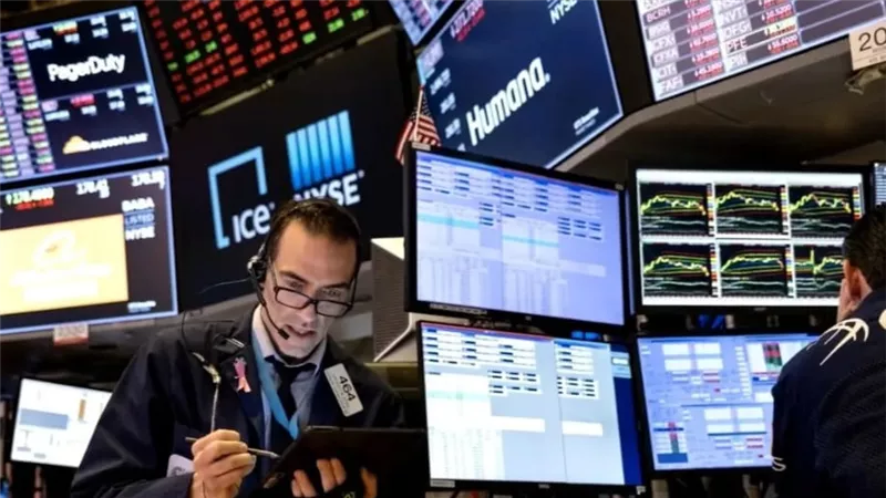 مستثمرون يتخارجون من صناديق الأسهم الأميركية.. للأسبوع السادس