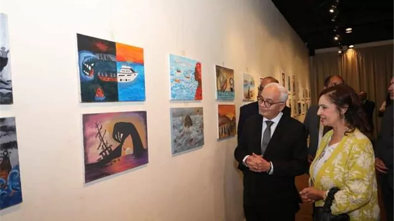 وزير التعليم يفتتح معرض رسومات طلاب المدارس حول الهجرة غير الشرعية