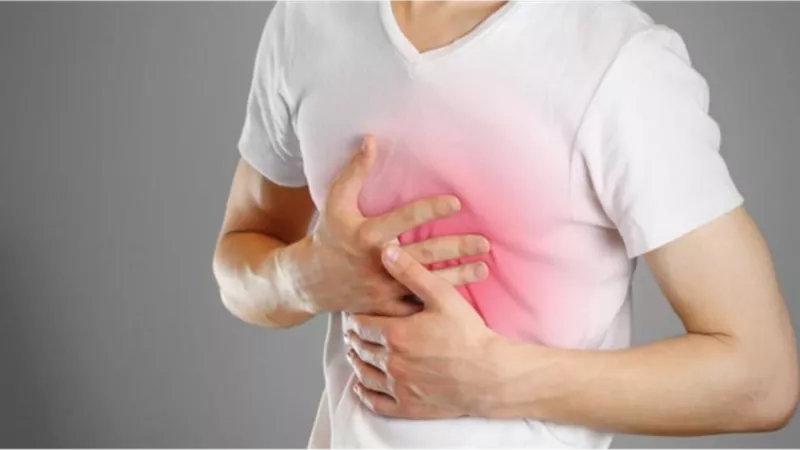 اطباء: تجاهل علاج حرقة المعدة يسبب أمراض خطيرة اهمها السرطان