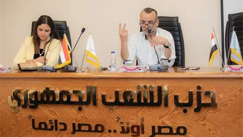 أمين تنظيم حزب الشعب الجمهورى يلتقى أمناء الإعلام بالمحافظات