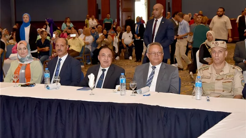 محافظ الإسكندرية يشهد الاحتفال بتكريم الطلبة المتفوقين..صور