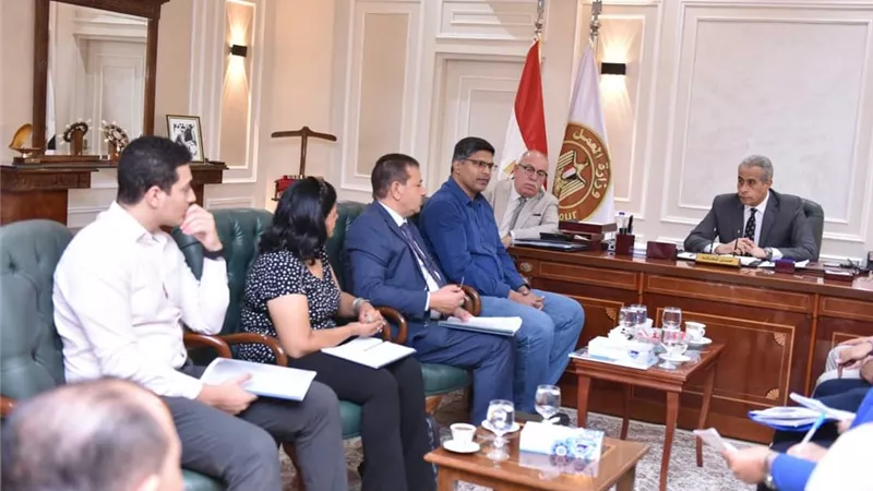 وزير العمل:تنمية مهارات الشباب على مِهن بشهادات دولية