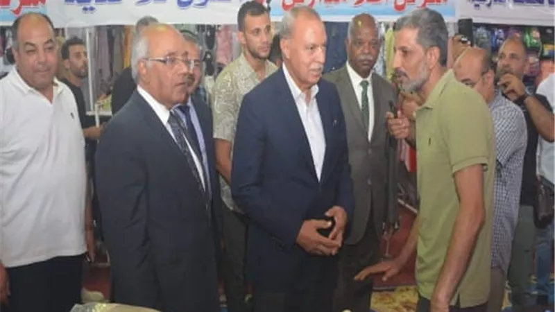 الهجان يوجه بمتابعة المنتجات و قوائم الأسعار بـ