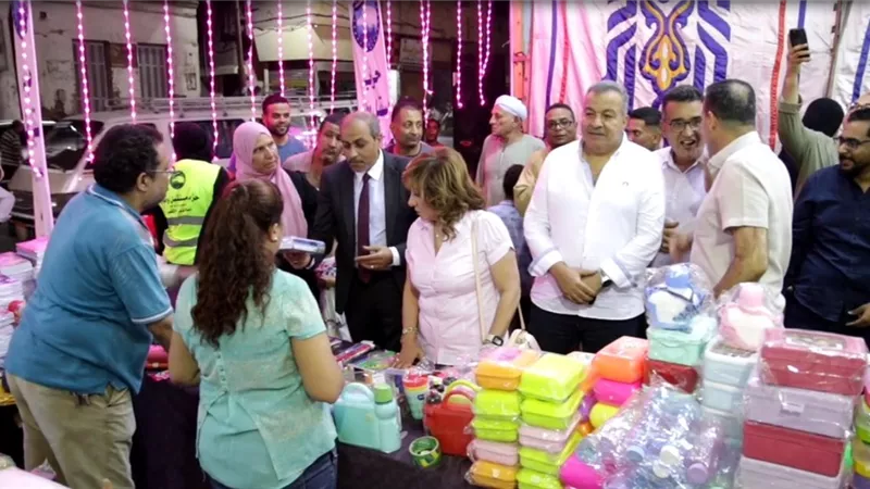 مستقبل وطن الأقصر يفتتح معرض ( أهلاً مدارس ) بمدينة الأقصر