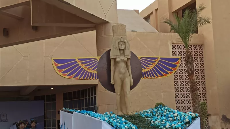 كلية فنون جميلة حلوان تزين أسبوع شباب الجامعات بعربة الزهور