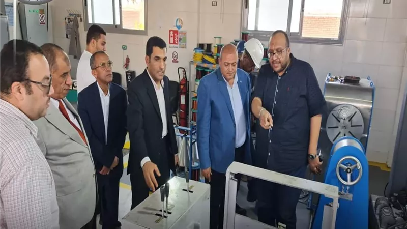 رئيس مياه المنيا يتفقد مجمع الورش خلال زيارتة لشركة مياه سوهاج