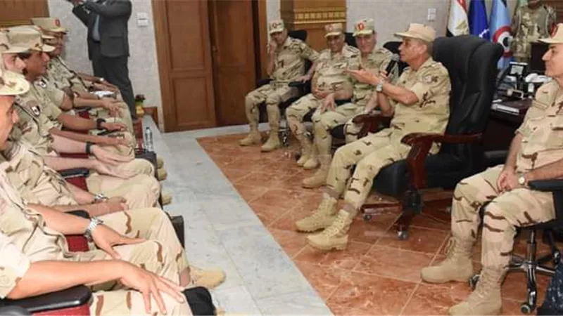 وزير الدفاع يشهد تنفيذ المرحلة الرئيسية لمشروع مراكز القيادة التعبوى للجيش الثانى الميدانى