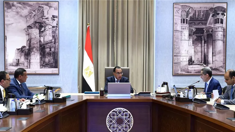 رئيس الوزراء يتابع الموقف التنفيذي للمشروعات الجارية بالغربية