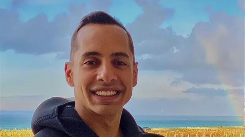 عمرو وهبه يحتفل بعيد زواجه على طريقته الخاصة