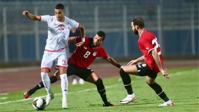 عمر لعيوني بعد الفوز على الفراعنة: الروح القتالية سر نجاح النسور