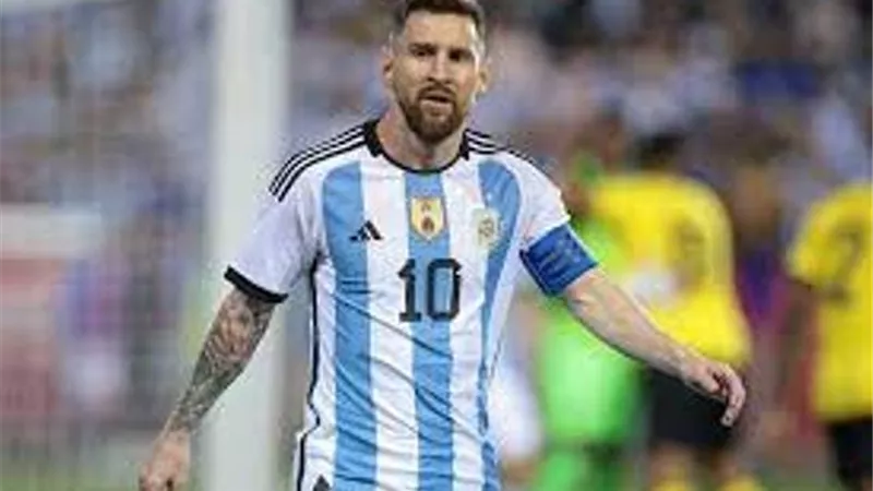 سكالوني يعلن سبب غياب ميسي عن مباراة الأرجنتين وبوليفيا