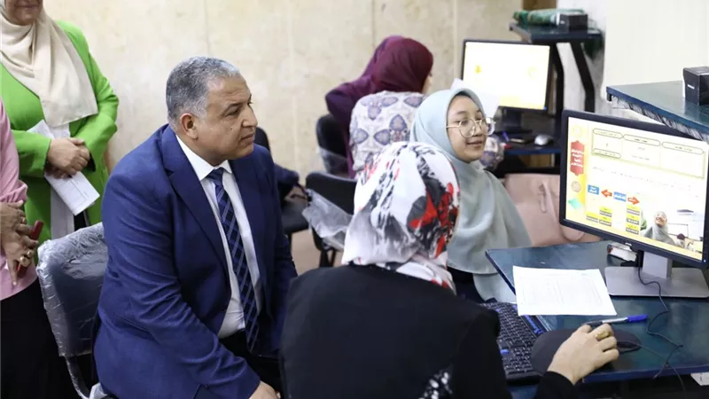 نائب رئيس جامعة الأزهر يتفقد لجان امتحانات التصفية بفرع البنات