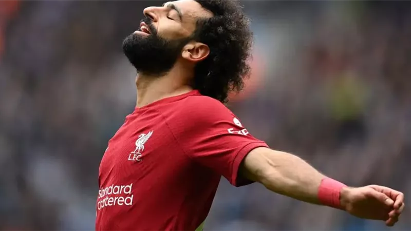 أبرزهم نجم ريال مدريد.. 4 أسماء على طاولة ليفربول لخلافة صلاح