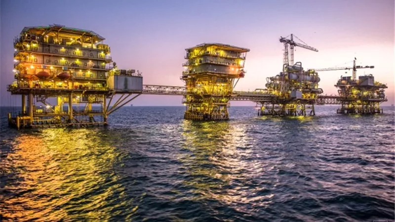 شركات نفط تتنافس على مشروعات للتنقيب في 