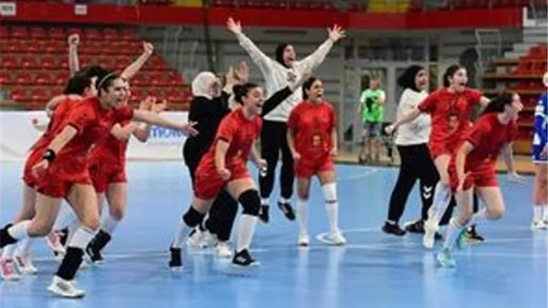 منتخب شابات اليد يهزم غينيا ويصعد الى نهائى أفريقيا