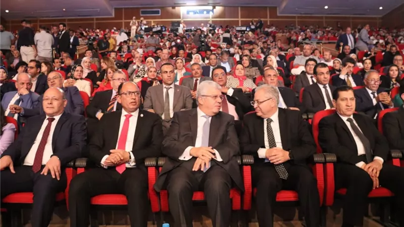 وزير التعليم العالي يشهد ختام فعاليات أسبوع شباب الجامعات