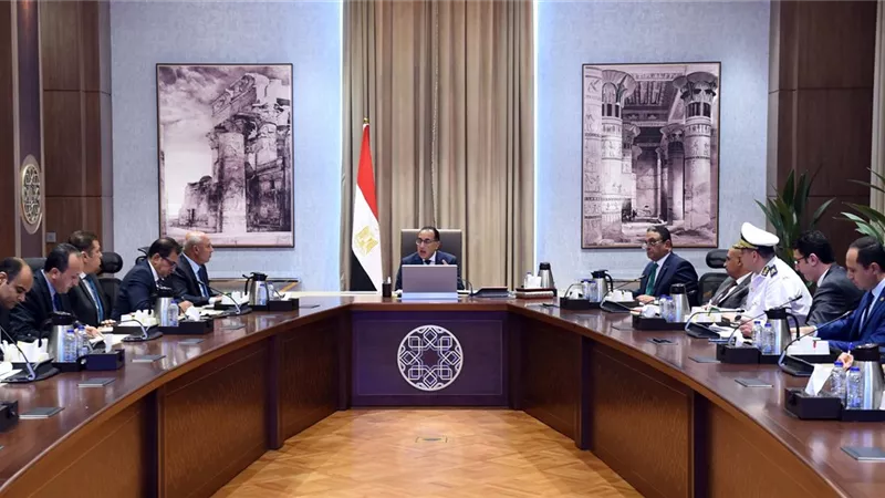 رئيس الوزراء يستعرض إجراءات تعظيم سياحة اليخوت وتطوير المراين