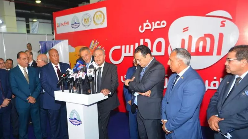 وزير التموين يعلن عودة العمل لجميع خدمات البطاقات