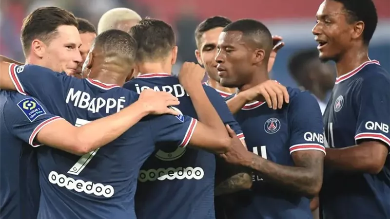 الأهلي يخطف لاعب باريس سان جيرمان لمدة 3 مواسم