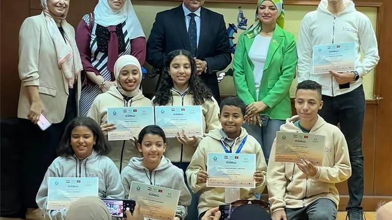 رئيس أكاديمية البحث العلمي يكرم الفائزين في معرض الابتكار