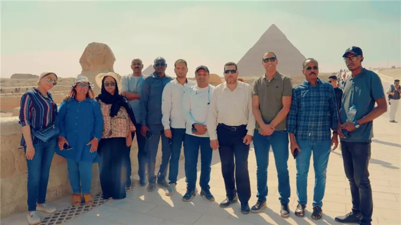 وفد إذاعات وتليفزيونات التعاون الإسلامي في زيارة الي الاهرامات