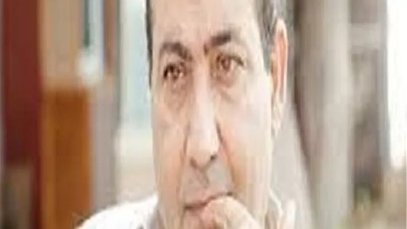 طارق الشناوي ينوي مقاضاة مصطفى قمر.. 