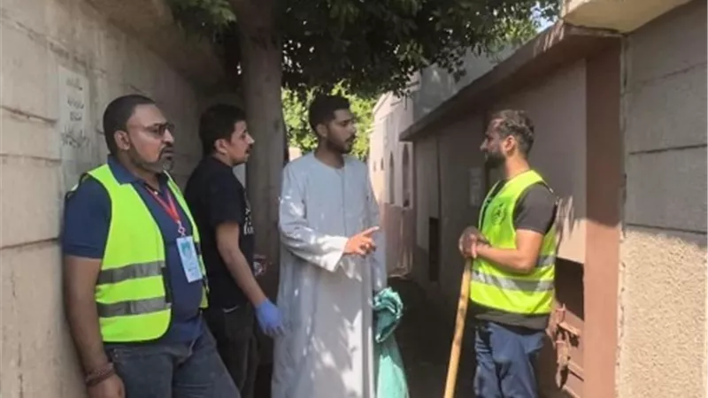 مبادرة شبابية لتنظيف مقابر القليوبية من أعمال السحر والشعوذة ..صور
