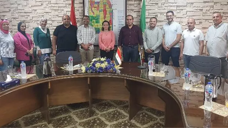 تفاصيل زيارة معاونى رؤساء الأجهزة لمشروعات مدينة الشروق.. بالصور