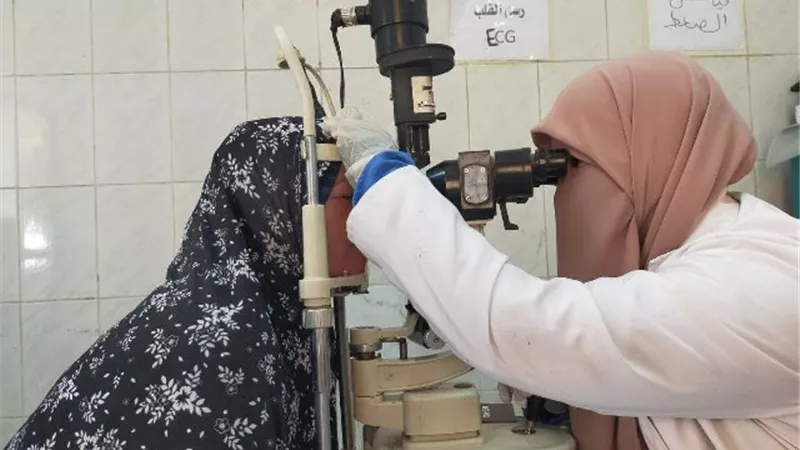 قافلة طبية لقرية 