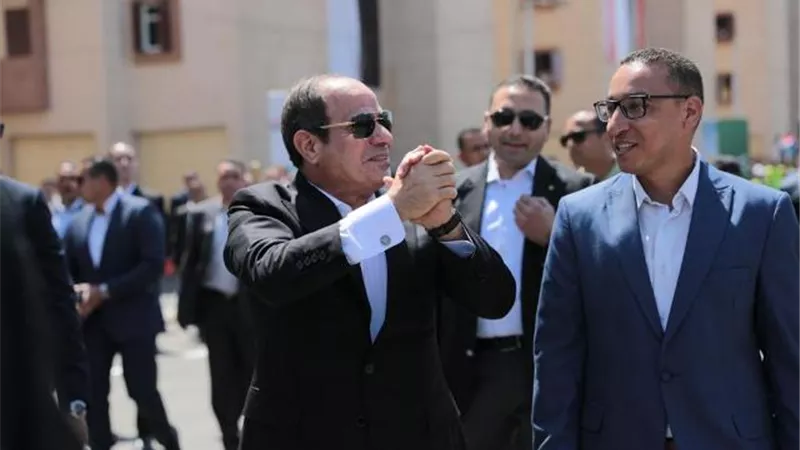 الرئيس يفتتح عددا من المشروعات عبر الفيديو كونفرانس
