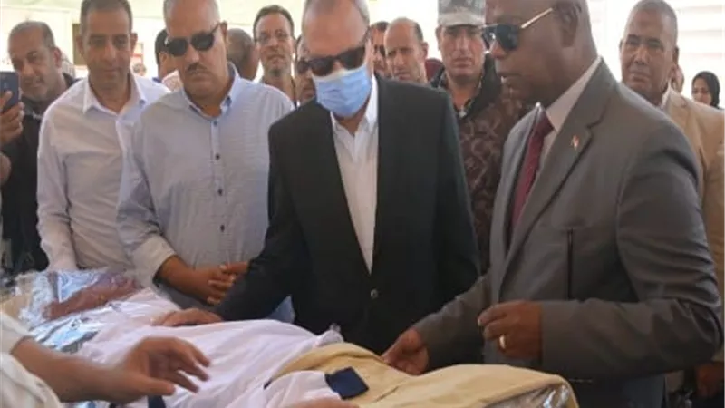 الهجان يشدد على العارضين بـ