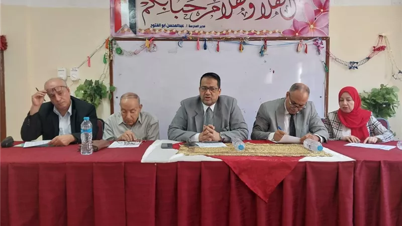 التعليم بالغربية يعقد لجنة المقابلات الشخصية لاختيار موجهين