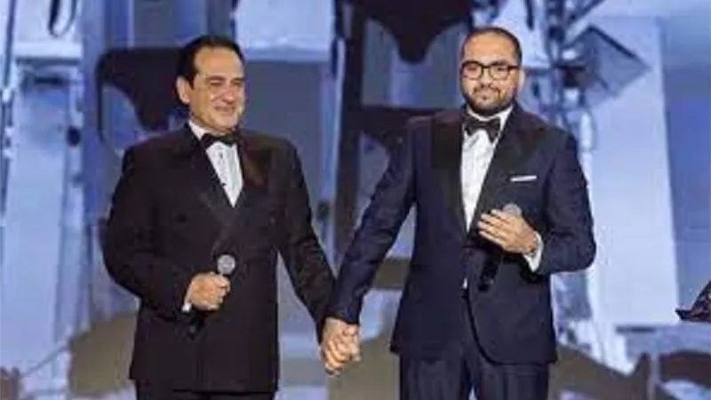 تعليق جديد من نجل محمد ثروت بعد ظهوره فى السعودية برفقة والده