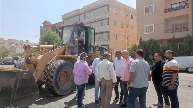 مسئولو الإسكان يتفقدون أعمال التطوير الجارية بمدينة العبور