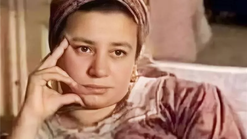 ما لا تعرفه عن عبلة كامل فى عيد ميلادها الـ 63