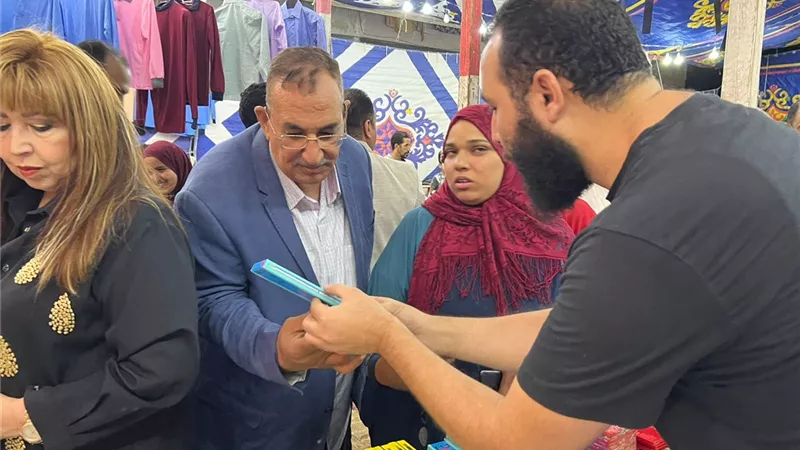 تجارية الإسماعيلية تفتتح معرض أهلا مدارس بفايد
