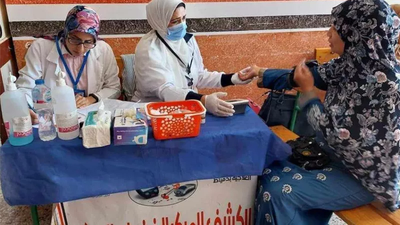 علاج ١٨٠٩ مواطنين بالمجان في قافلة طبية بدمياط