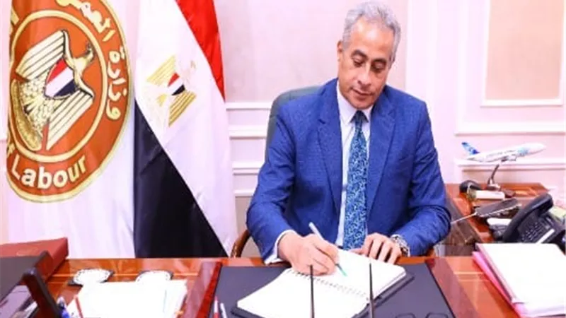برواتب تبدأ من 3000 جنيه.. العمل تعلن توفير وظائف في 17 محافظة