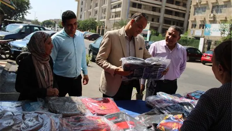مدير تعليم الإسماعيلية يفتتح معرض